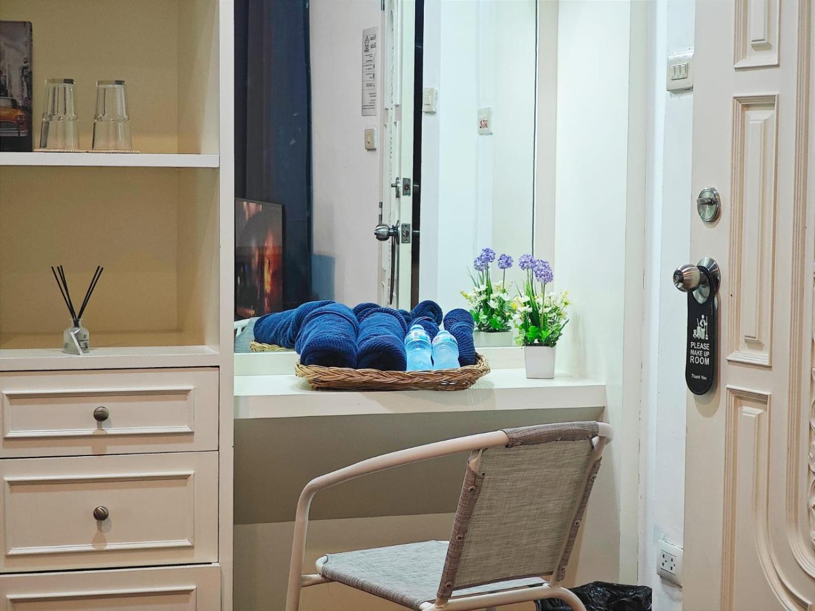 Homey Stay And Cafe By Hematoa Bangkok Zewnętrze zdjęcie
